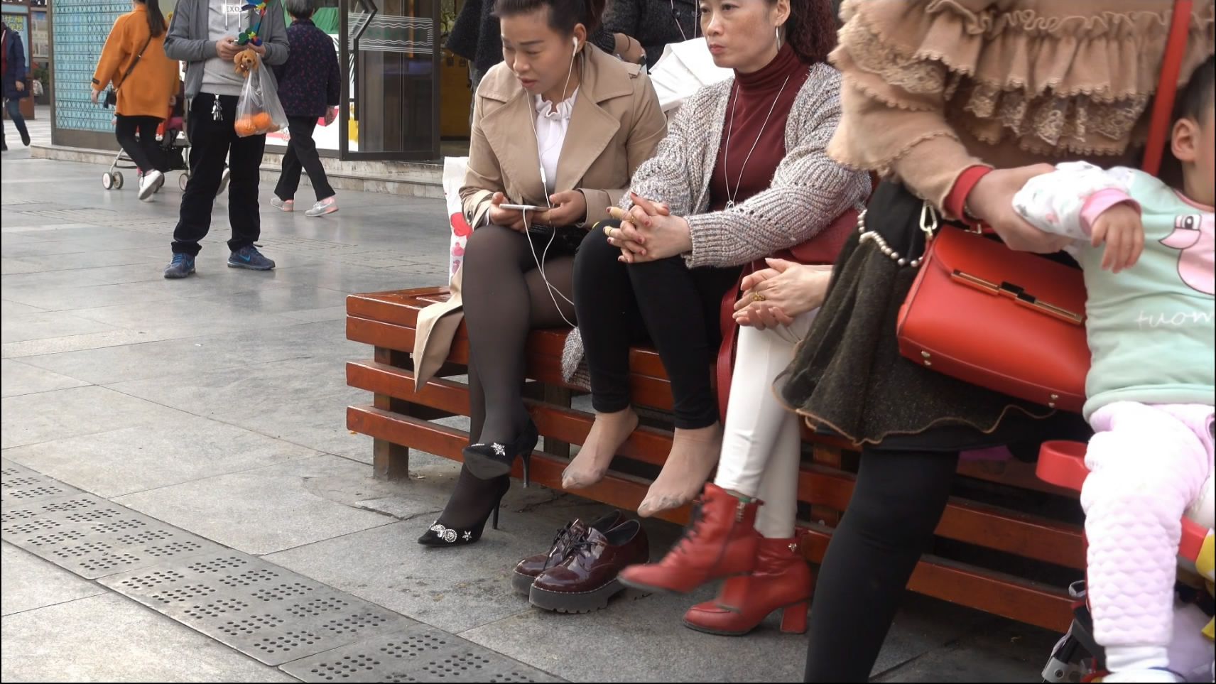 streetsnapnylon[00 02 01][20181205 213613 2]